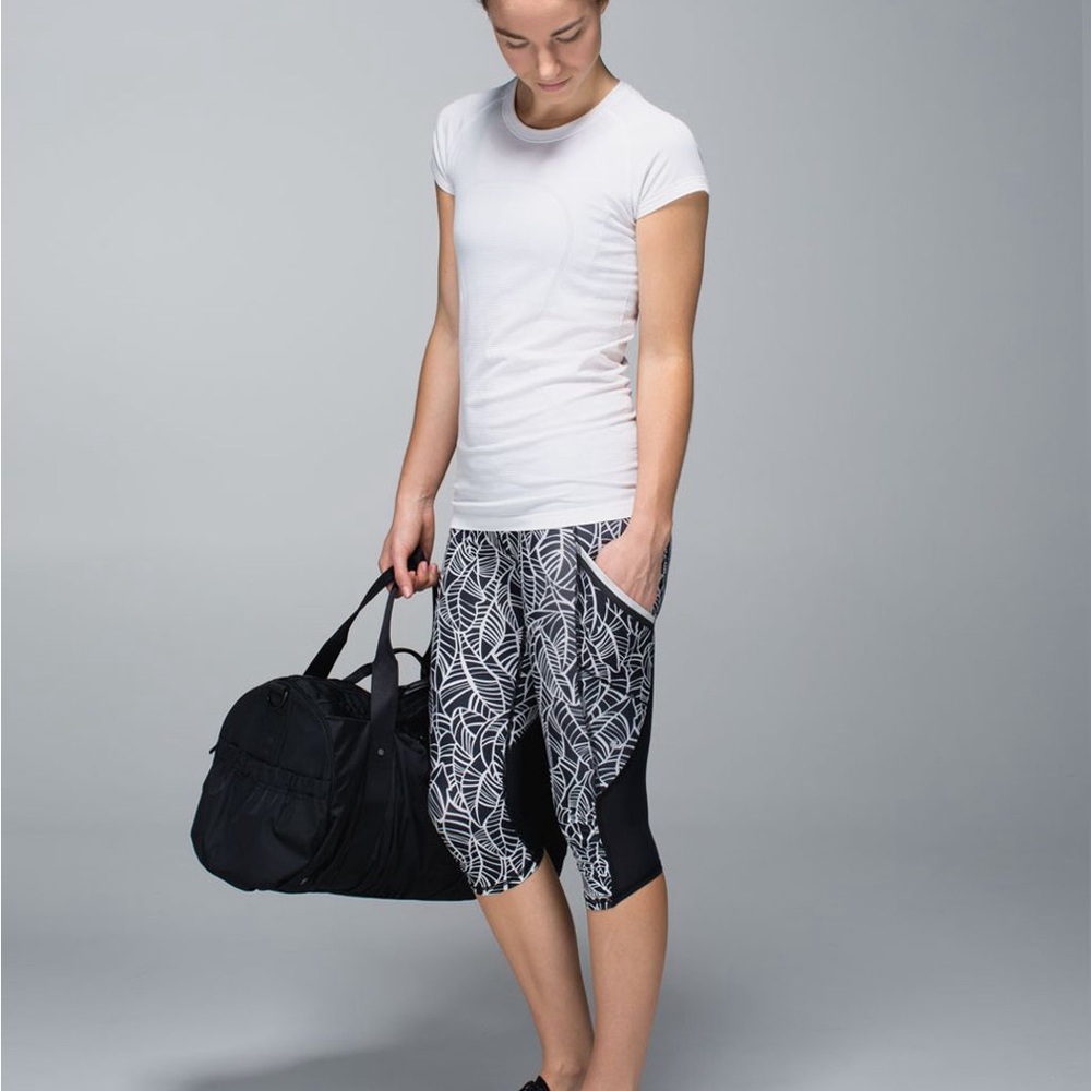 lululemon Run A Marathon Crop Black & White Patterned Leggings-NEW WITH TAGS-